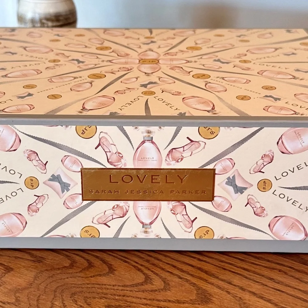 Lovely Sarah Jessica Parker Fragrance Set in Gift Box Set of Three - Picture 5 of 5